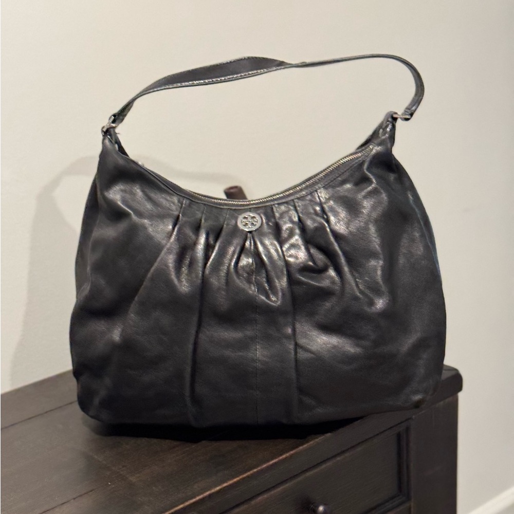 Tory Burch Vintage Black Verona Pleated Leather Tote-Preowned! - Picture 1 of 13